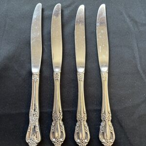 Oneida Raphael‎ Set of 4 Dinner Knives Deluxe Stainless Flatware 9"